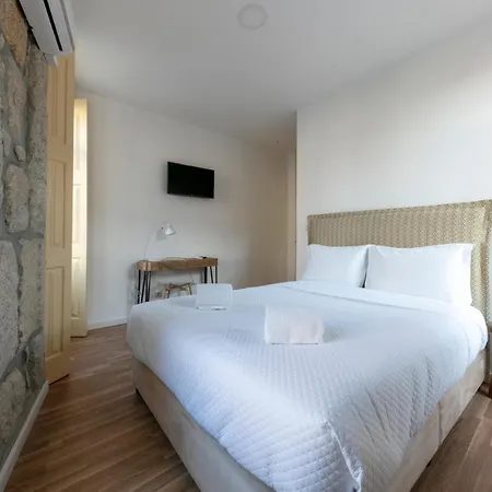 Casa Amarela Suites *