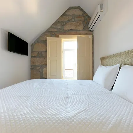 Casa Amarela Suites 公寓 *