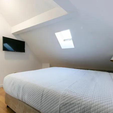 Casa Amarela Suites *