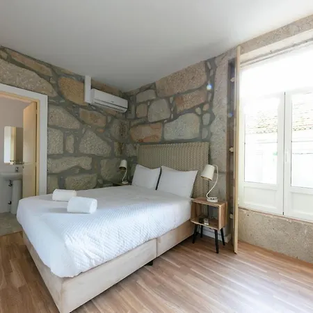 Casa Amarela Suites *