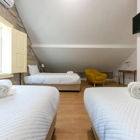 Casa Amarela Suites 公寓 *